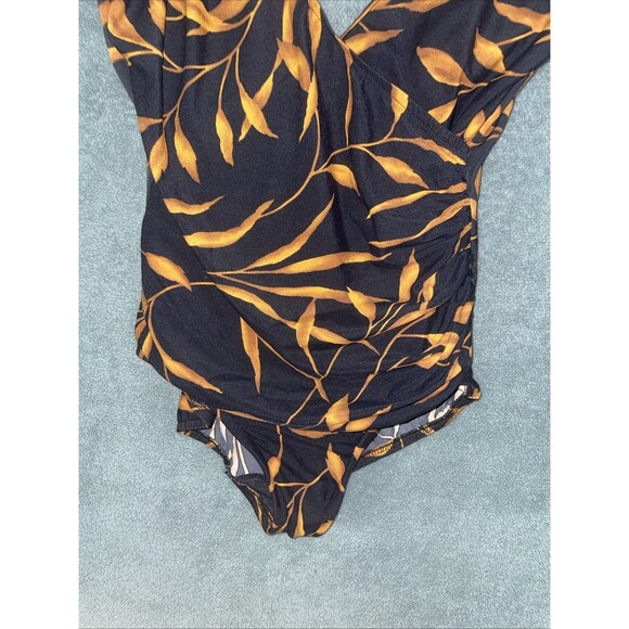 Miraclesuit Swimsuit Women 12 Black One Piece V-Neck Wireless Tropical Beach‎ - Picture 2 of 11